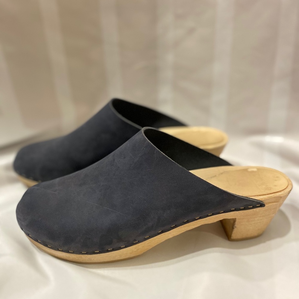 Bryr Shoes | Clogs | Clementine Mid Heel in Ink